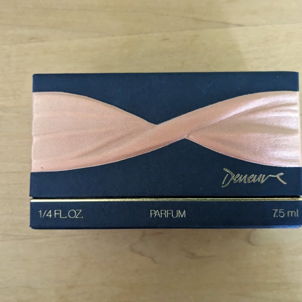 Catherine Deneuve Parfum - Picture 2 of 5